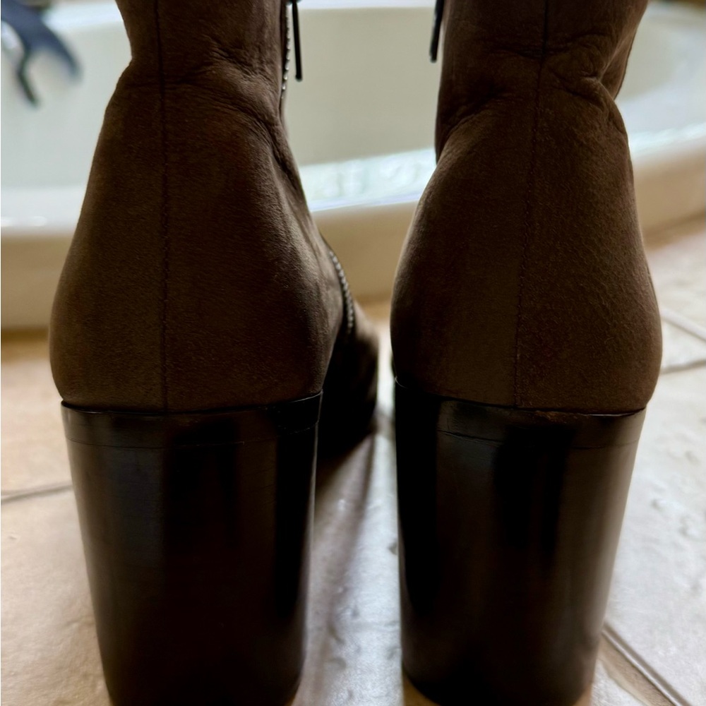Frye Brown Ankle Boots with Suede Finish and Chunky Heel Size 8.5 - Picture 4 of 5